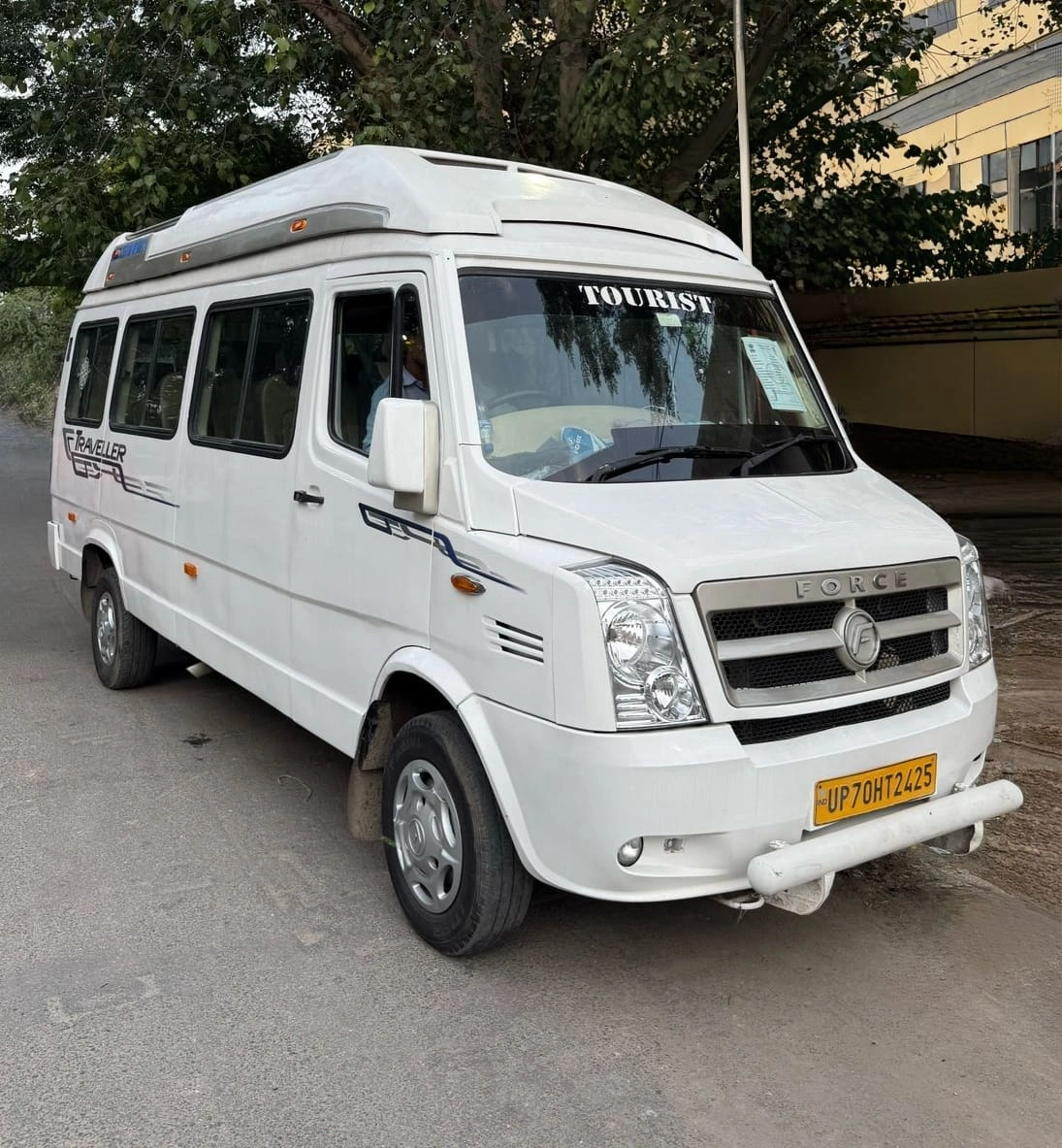 12 SEATER MAHARAJA TEMPO TRAVELLER