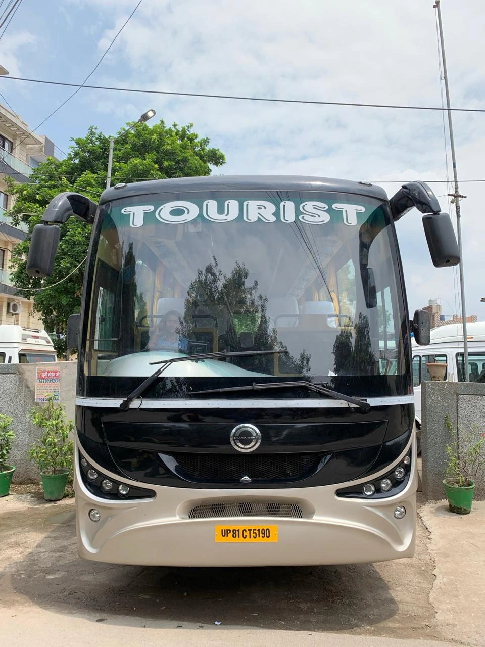 45 SEATER BUS ON RENT
