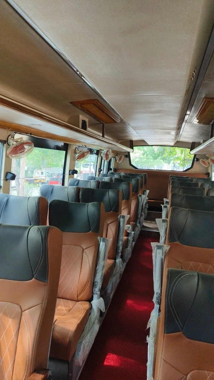 33 SEATER MINI BUS ON RENT