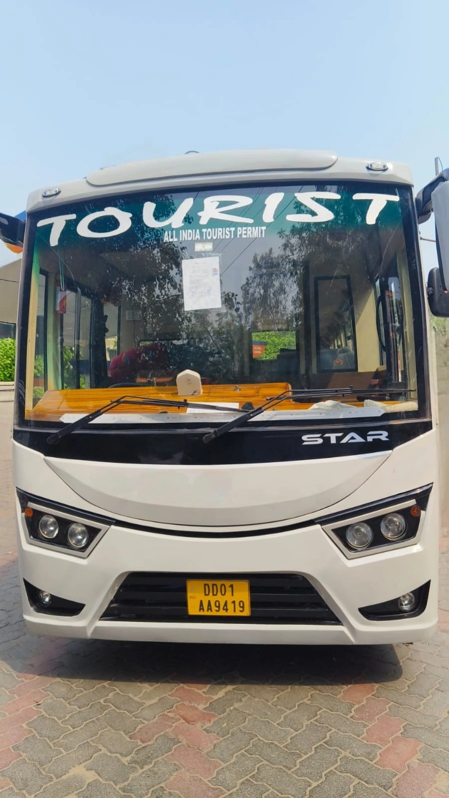 33 SEATER MINI BUS ON RENT